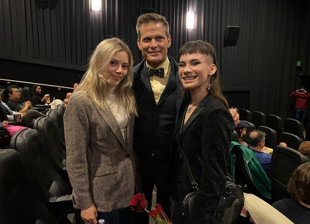 GVDarchive's tweet photo. NEW - Grace Van Dien with her dad, Casper Van Dien, at the LA premiere of his new movie, Daughter https://t.co/QuvJtFh1yR
