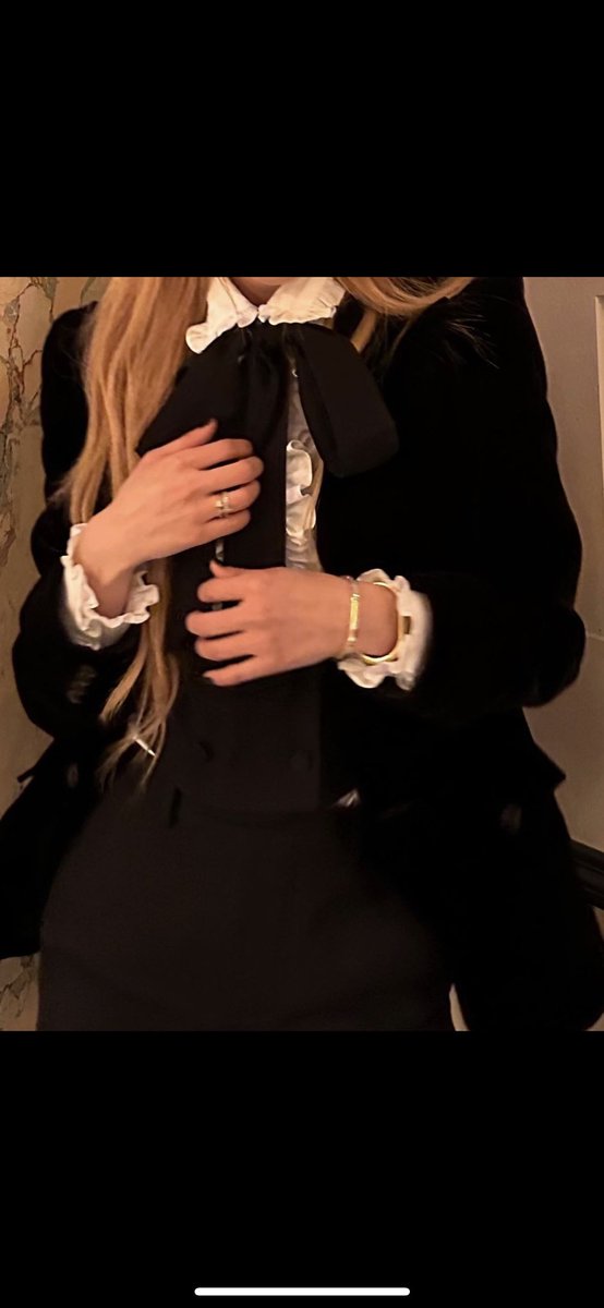 Happy birthday to the love of my life🫶

DAZZLING ROSÉ TURNS 26
#EasyToLoveROSÉDay
#자_오늘밤이야_해피_로제데이