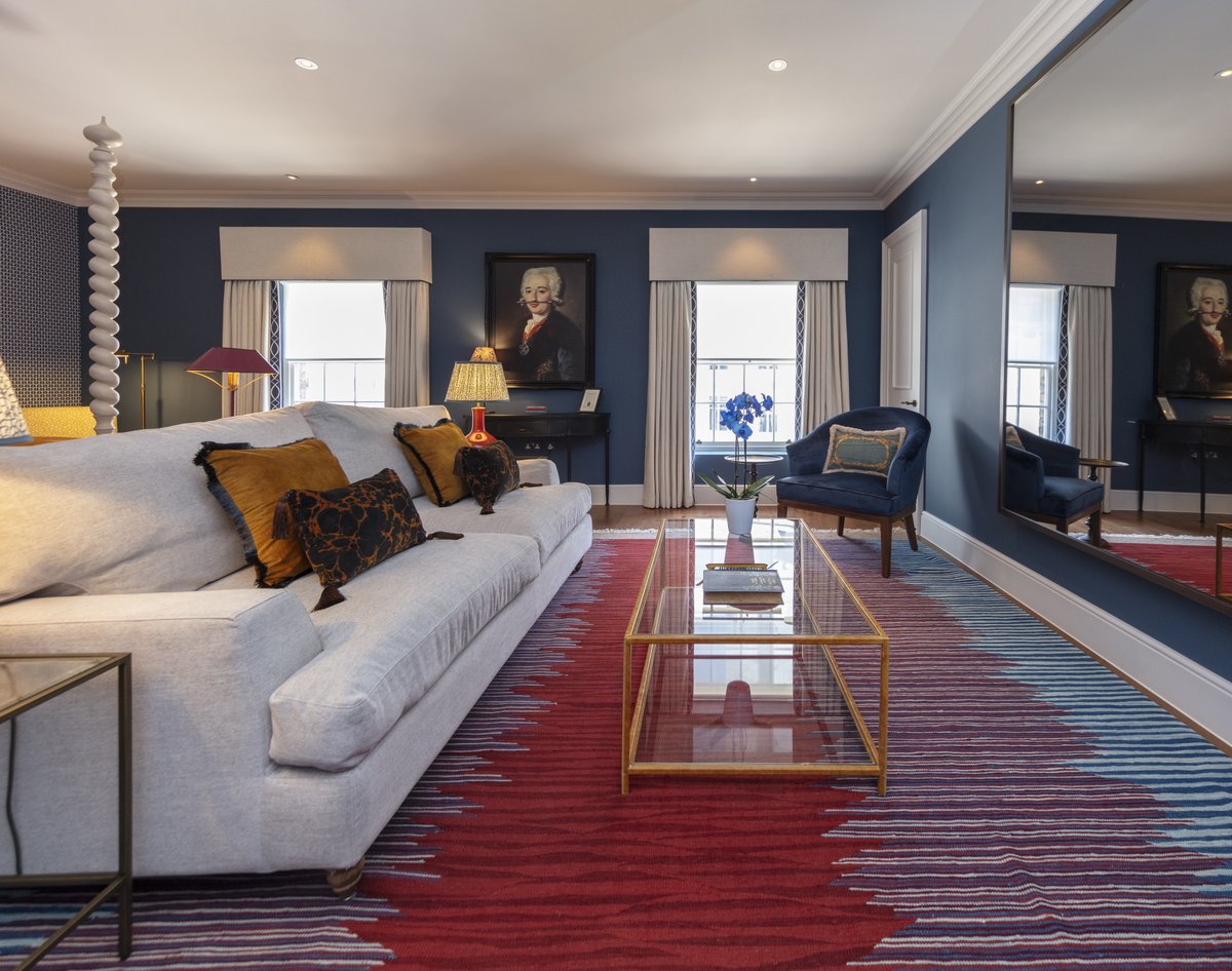 #ValentinesDay is fast approaching and our Prince Philip Suite is perfect for a #romantic getaway.
The Club’s #suite is luxuriously appointed with a separate dressing room, hand painted bathroom with a double shower, large roll top bath and double basins.