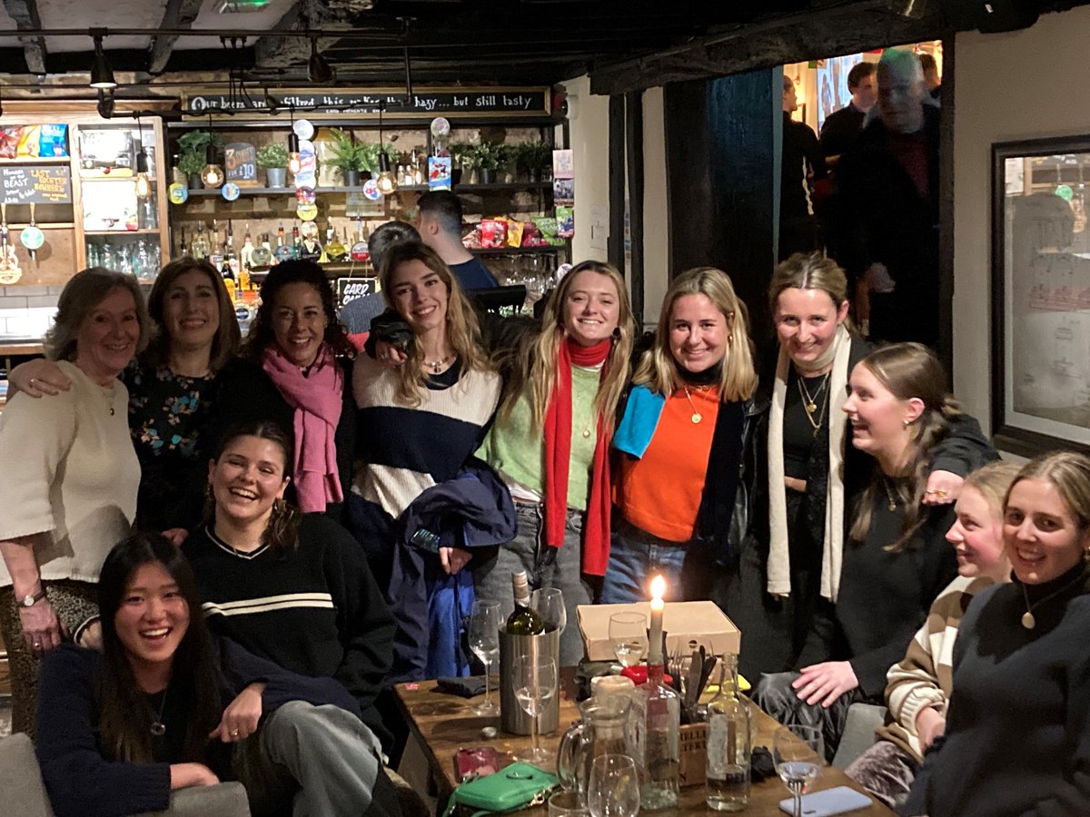 It was wonderful to see so many OTs at our ‘Tudor on Tour’ event in Exeter.
These small, informal gatherings take place in University cities throughout the country and are an excellent way of keeping in touch with our youngest alumnae.
#TudorHall #HabeoUtDem #TudorOnTour #Alumnae