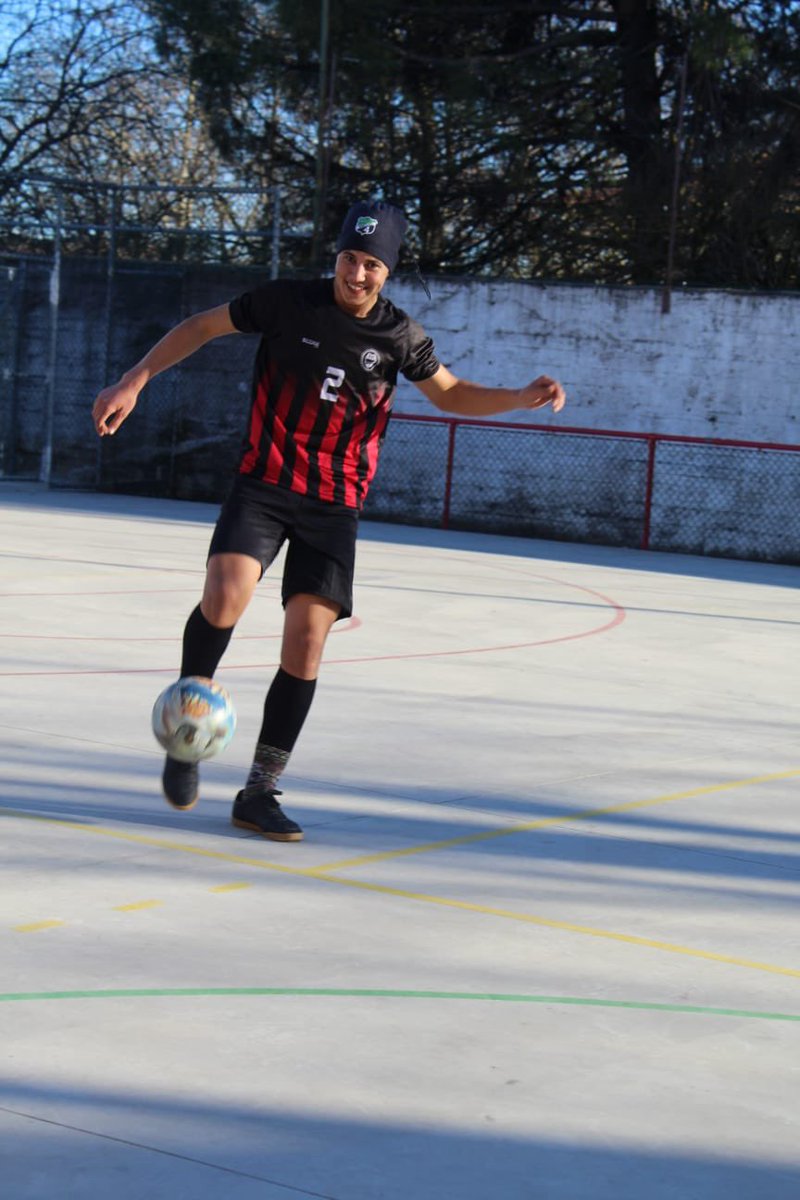isolidaries's tweet photo. Aquest cap de setmana, un grup de joves de la Llar Costabona han viatjat a Milà per participar a la 2a jornada del projecte europeu BRACE per a la inclusió a través del futbol. Una iniciativa molt enriquidora per destruir barreres envers els joves nouvinguts  a nivell europeu! https://t.co/U8unpmm1qQ