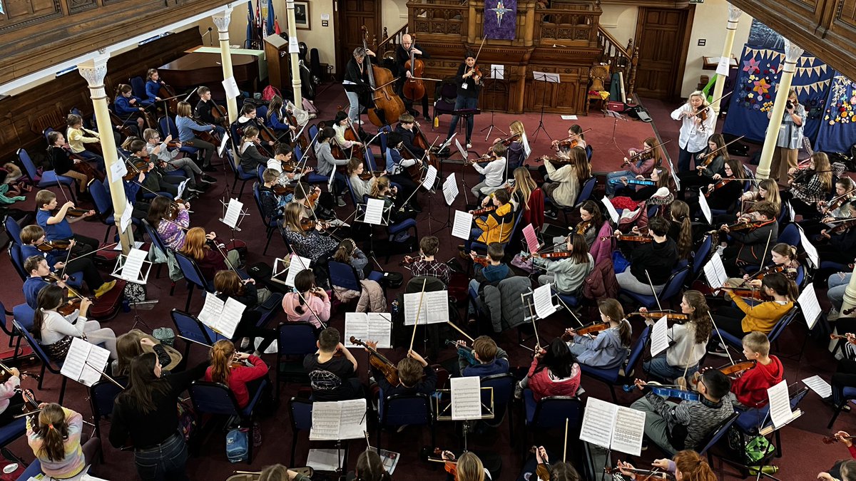 Today is our final day of the Residency Sessions with @ERMusicHub &amp; what a way to finish. Over 100 beginner string players sounding fabulous, working with Tutors <a href="/rcooperviolin/">Rachel Cooper</a>, <a href="/davidmunnmusic/">David Munn</a> &amp; <a href="/Bradderz58/">Jo Bradley</a>, our Ambassadors &amp; the lovely teachers from East Riding. Thank you all!