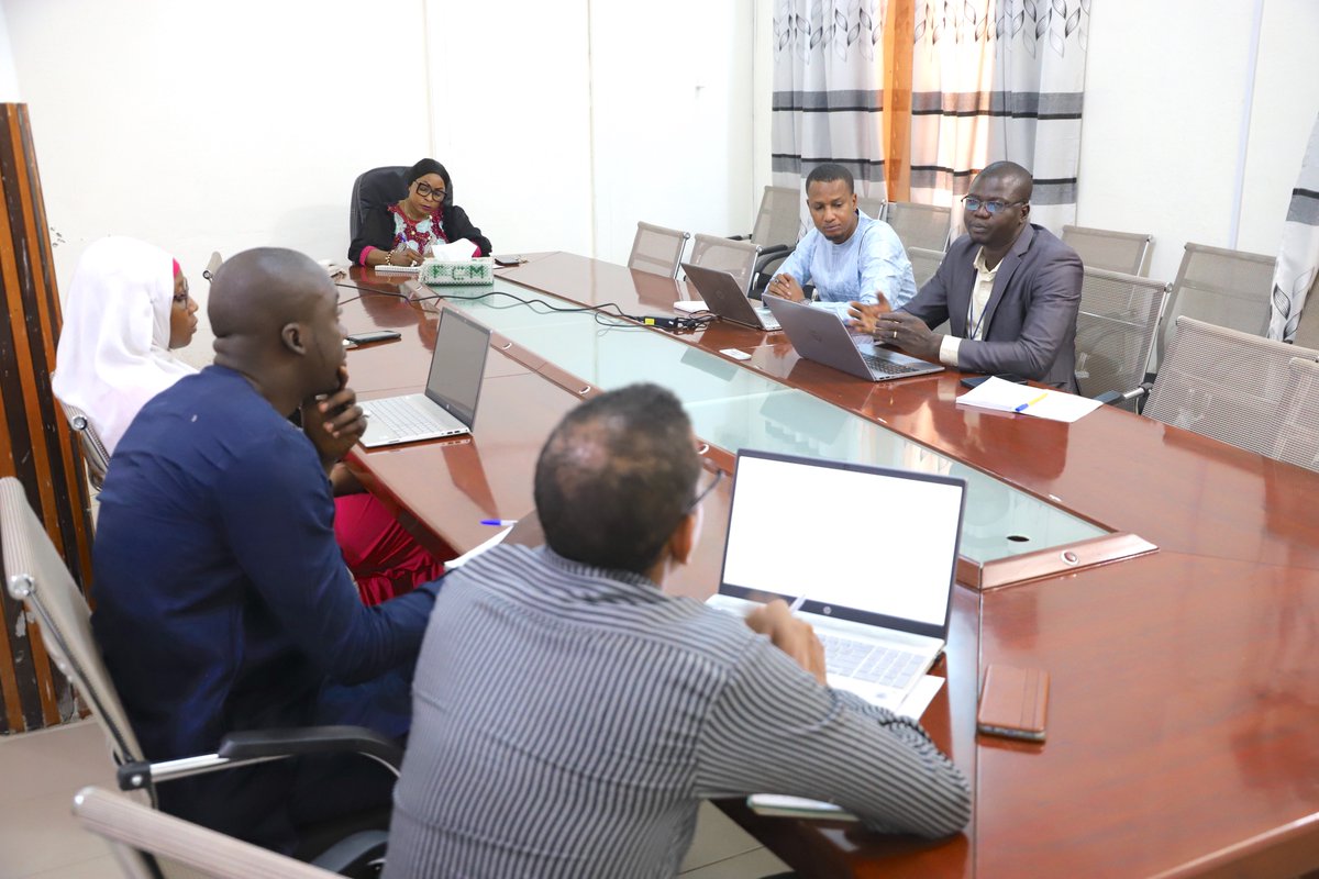 FondsClimatFCM's tweet photo. Réunion d'échanges et de partage entre le Fonds Climat (FCM) Mali, les Agences des Nations Unies au Mali (UNICEF, #unescomali, #pammali, FAO, ONU Femmes), les ONG et les services techniques de l'Etat autour des rapports semestriels des projets/programmes financés par le FCM. https://t.co/DeWXLzdav3