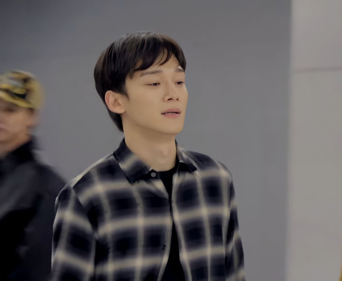 Chenbella21's tweet photo. This version of Jongdae is really handsome 😭

#CHEN #첸 #JONGDAE #김종대 https://t.co/q16w4eO16s