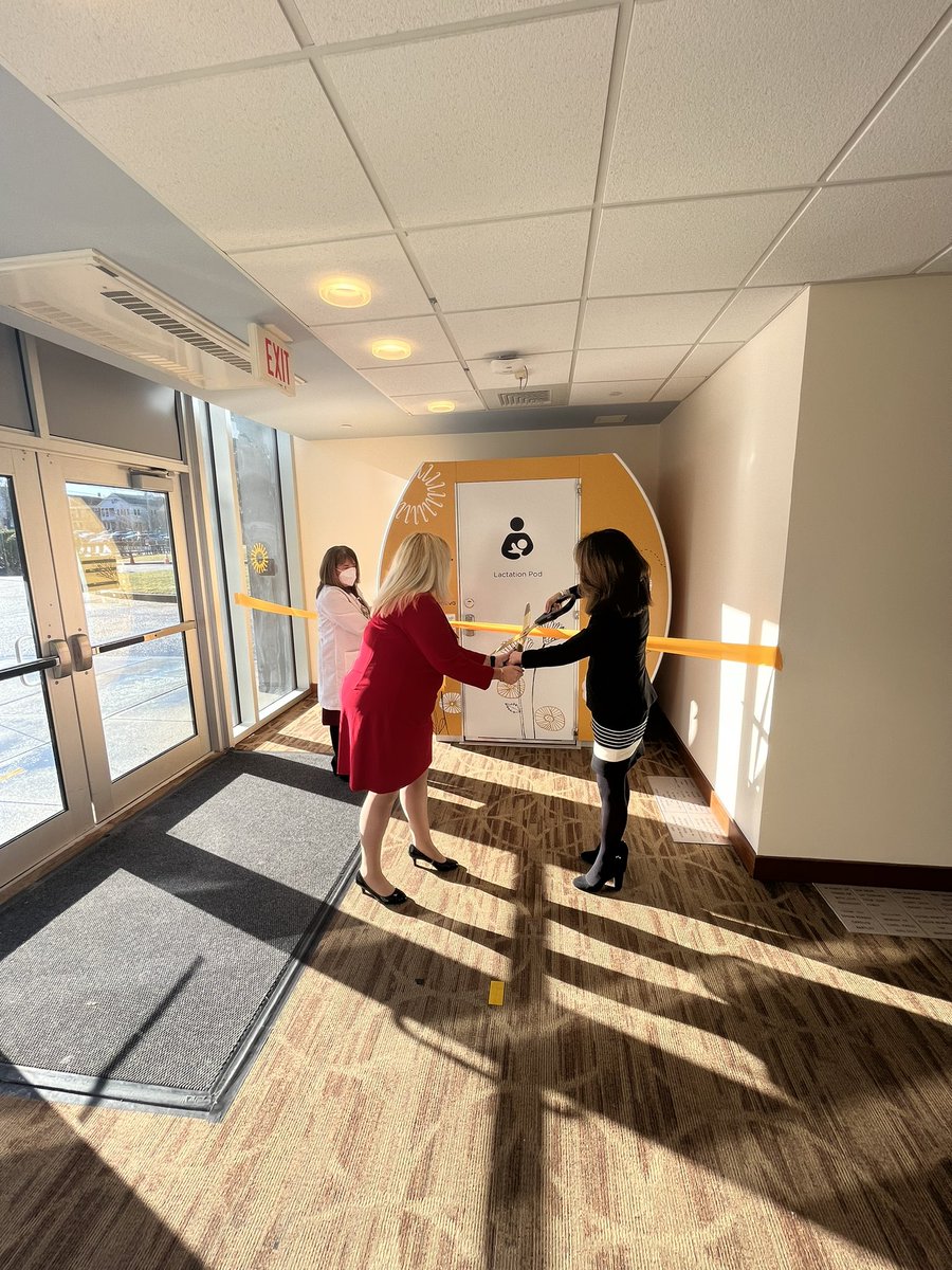 Bradley Collins, MD, SFHM, FACP (he/him) (@bradcollins53) on Twitter photo So happy to be a part of the ribbon cutting for this important day. So glad my hospital <a href="/MiriamHospital/">Miriam Hospital</a> values it’s nursing mom employees !! So happy to be a part of the ribbon cutting for this important day. So glad my hospital <a href="/MiriamHospital/">Miriam Hospital</a> values it’s nursing mom employees !!