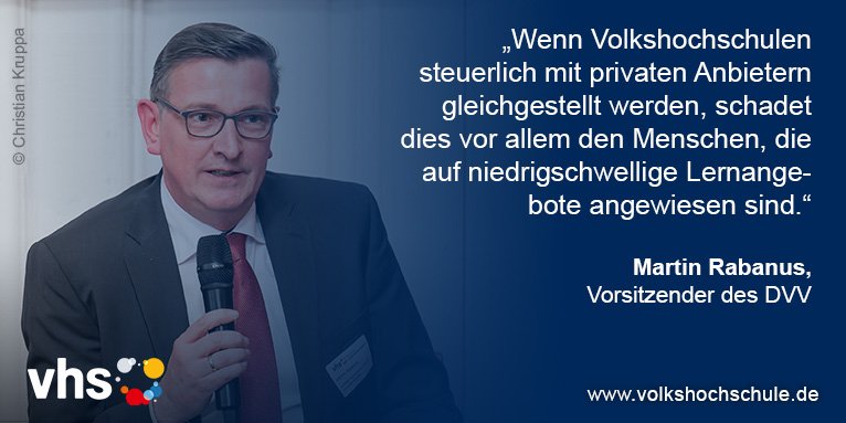 vhs_dachverband's tweet photo. Damit #Weiterbildung für alle zugänglich und bezahlbar bleibt, muss die #Umsatzsteuerbefreiung von #Volkshochschulen erhalten bleiben. Hierfür warb der @vhs_dachverband diese Woche bei einem Parlamentarischen Abend in #Berlin. Mehr Infos und Fotos unter: https://t.co/Xg04BGsZ2m https://t.co/0kXTSpHOBo