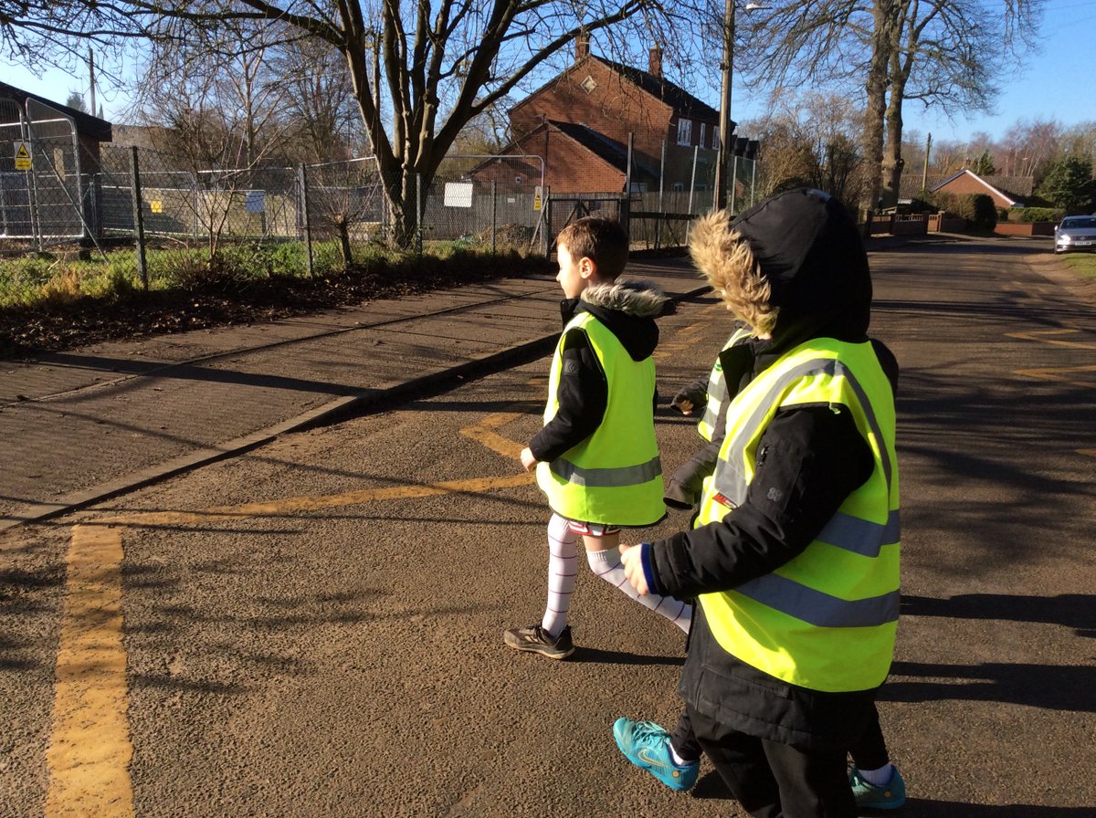 NectonY2's tweet image. Maple class have been having fun, whilst thinking about keeping safe. We practised crossing the road using the Green Cross Code. #nectonlovessafetyweek @NectonPrimary
