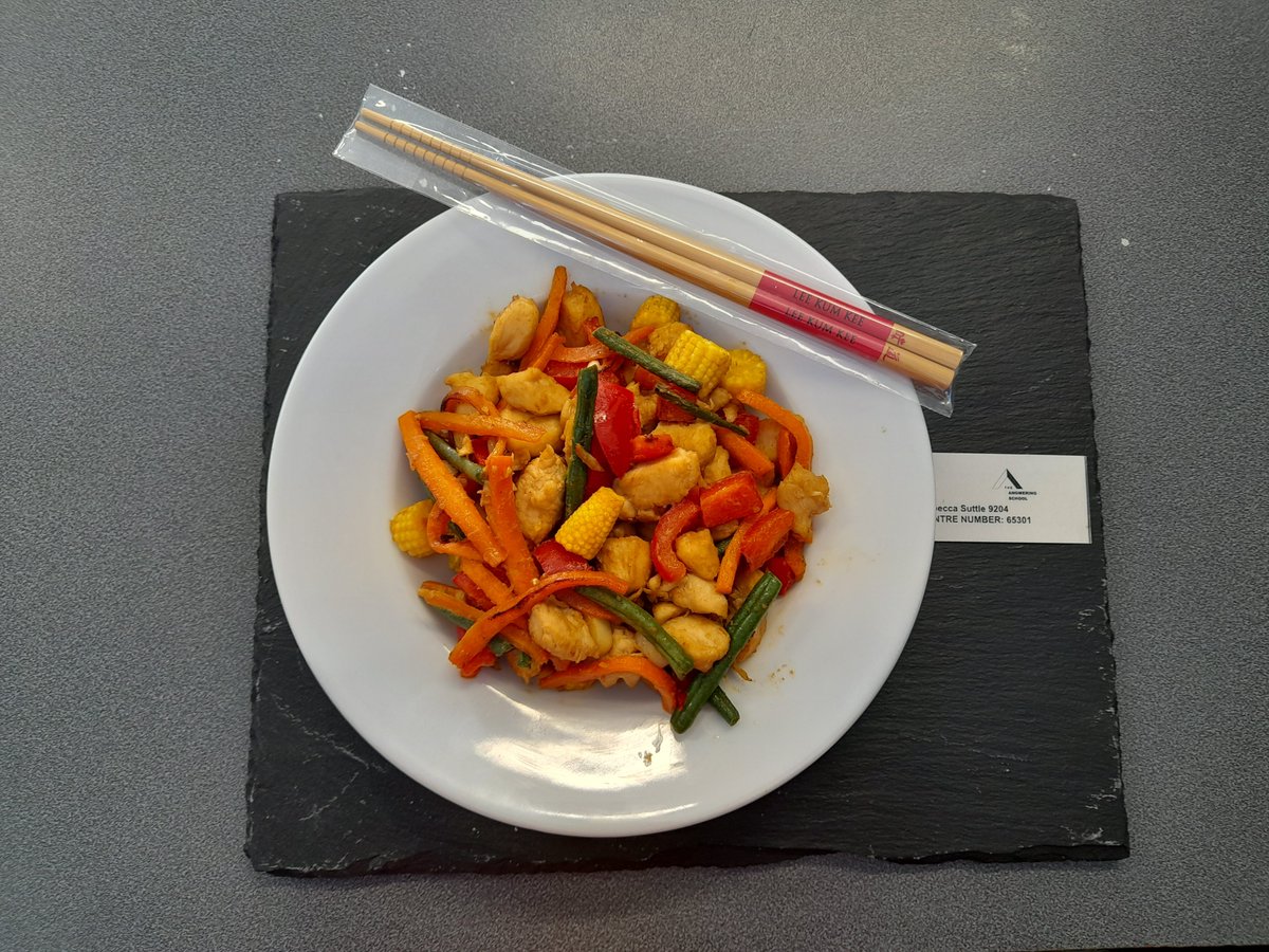 HeadteacherTAS's tweet photo. Two Chinese ambassadors from the Fun Chinese Cuisine charity visited us this week. They worked with our y10 classes on Chinese cuisine, explaining about different regional foods in China.
The ambassadors demonstrated Hoisin chicken with vegetables. Then the students made the
dish https://t.co/GNjdNLiQhp