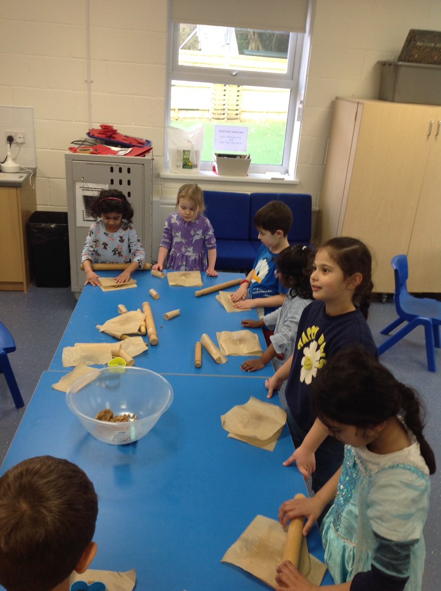 BGS_LowerSch's tweet photo. Reception have once again been cooking ❤️. We have made heart shaped gingerbread cookies for Valentines Day in half term. #BGS_Reception #cooking https://t.co/yZ8Jay66sT