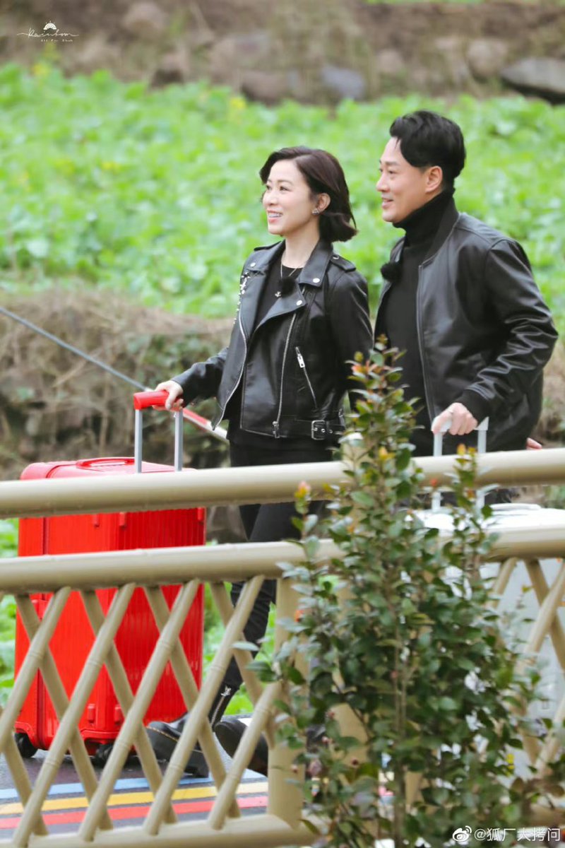 sehsehsblog's tweet photo. Charmaine Sheh & Raymond Lam to guest on variety show Our Inn 我们的客栈 #佘诗曼 #林峰 #linewalker https://t.co/Y3cpUSeNdr