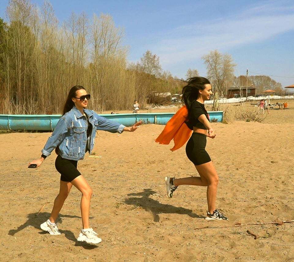 cotyandjoe's tweet image. A few years ago. Weather contracts in april. Heat wave on a beach. (30 C degrees) #snowchallenge via /r/travelphotos ift.tt/EABeOYP