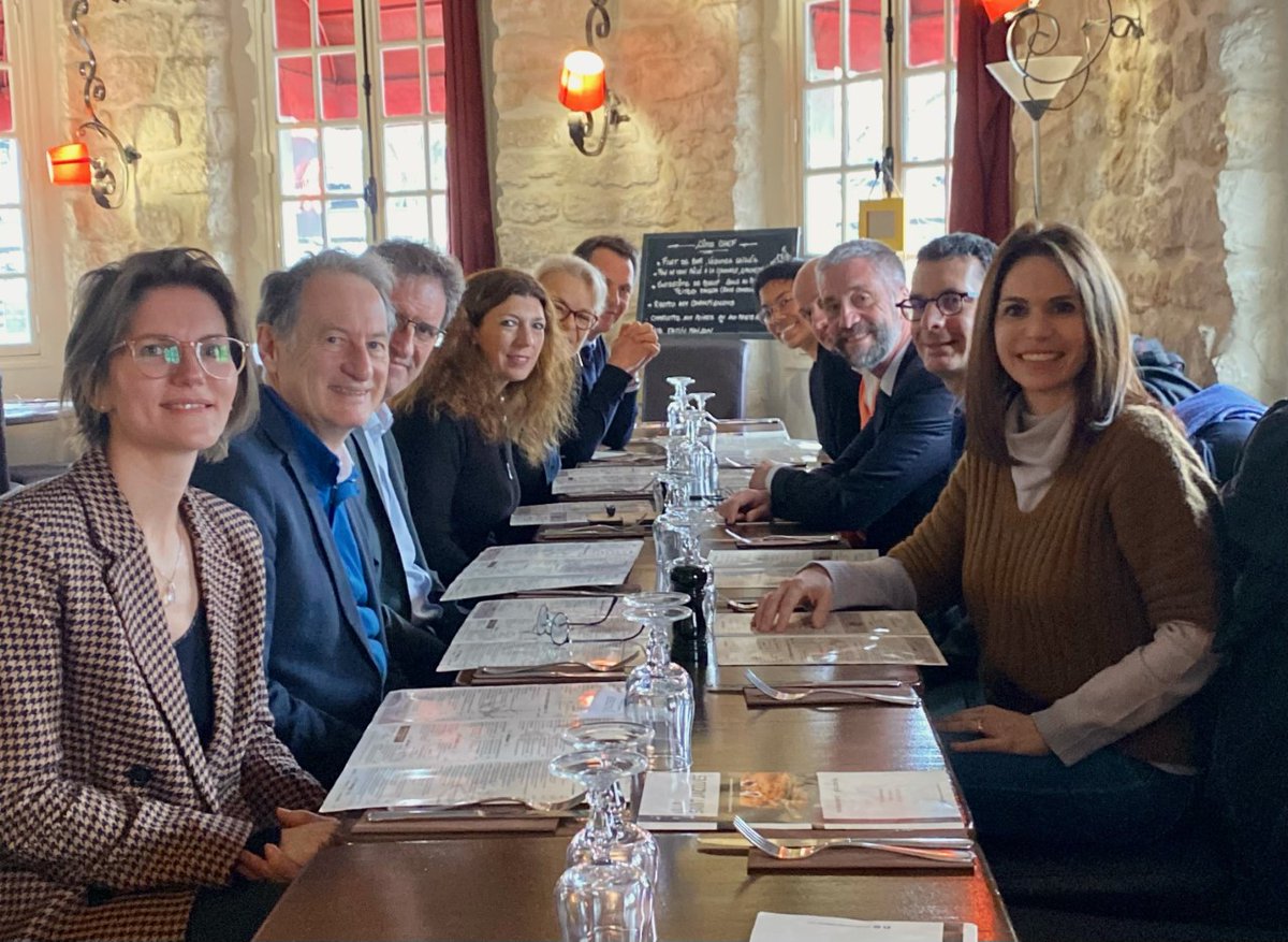 L_Adh's tweet image. Conformément aux statuts de l'association et à la procédure électorale, le nouveau CA réuni en formation restreinte ce vendredi, a élu son président. 

Est réélu à l'unanimité des suffrages exprimés, Vincent PREVOTEAU - président sortant, pour la mandature 2023-2027.