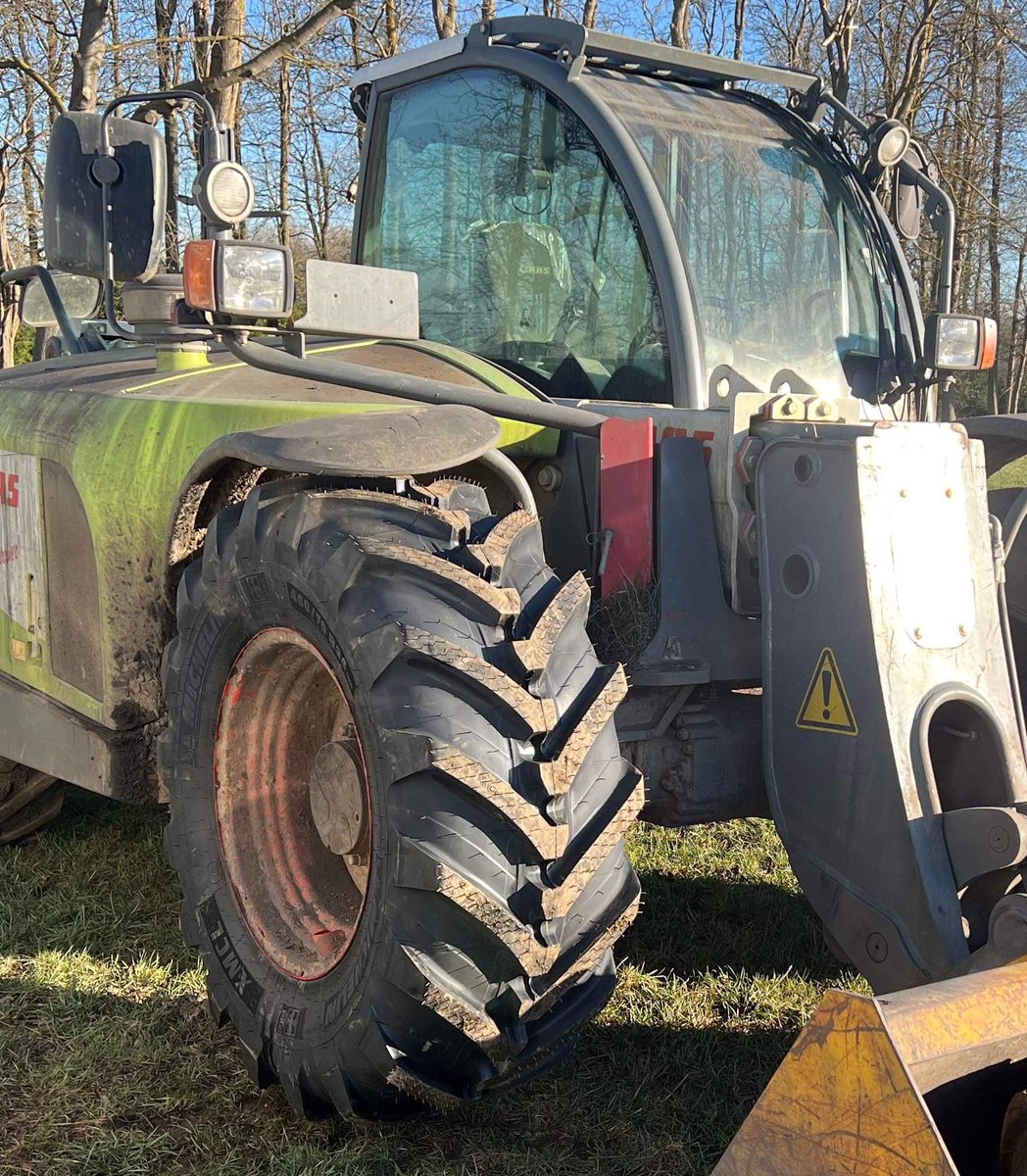 TanvicGrantham's tweet photo. Michelin XMCL 460/70R24 fitted near Stamford #Michelin #MichelinAgriUK #xmcl #farm #farming #agri #agribusiness #Agricultural #field #loader #farming #farmingnews #farminguk #ukfarming #tyre #tyres #farmtyres #farmer https://t.co/jCJTSmJiFz
