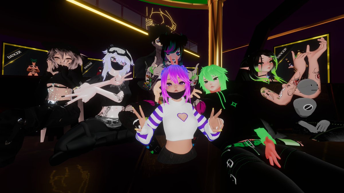 XxmizzP's tweet photo. I also play #VRChat . That club scene be on a whole different level omg xD <3 If you didnt know now you do :) <3
.
.
#gamergirl #pcgaming #twitchaffiliate #fbgamer #ContentCreator #onlyfans #Linktree https://t.co/Y1Nxn5quJK