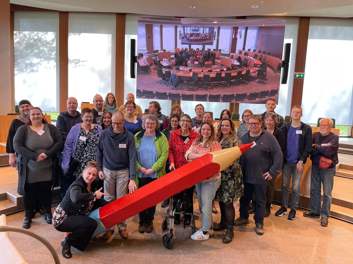 LFBAssen's tweet photo. Samen met @Prokkel en @cosis organiseerden wij vandaag een praktijkdag om alle #prokkelduos voor te bereiden op hun deelname als #stembureaulid op een #Stembureau 15 maart tijdens de #provincialestaten #verkiezingen. Het was een leerzame en actieve dag! #inclusiefstemmen https://t.co/8Ij9hQ1EBu