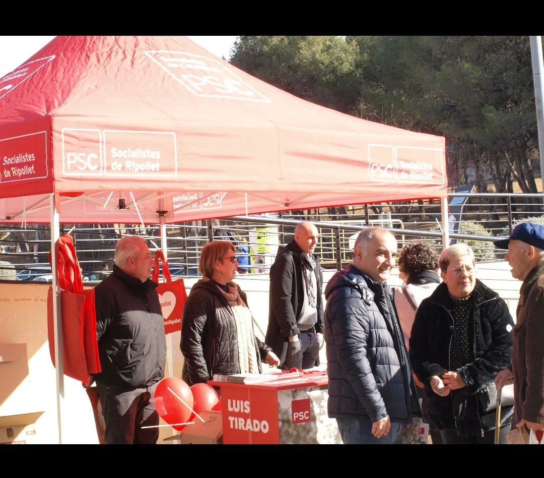 PSCRIPOLLET's tweet photo. 👉El passat dissabte vam tornar a estar a peu de carrer escoltant-vos a la carpa que vam fer al costat del pavelló Joan Creus.
❤️Des del @PSCRIPOLLET #estimemripollet
#estimemelsnostresbarris
#Ripollet
#pscripollet
#sompsc https://t.co/vYTR1n7ikp