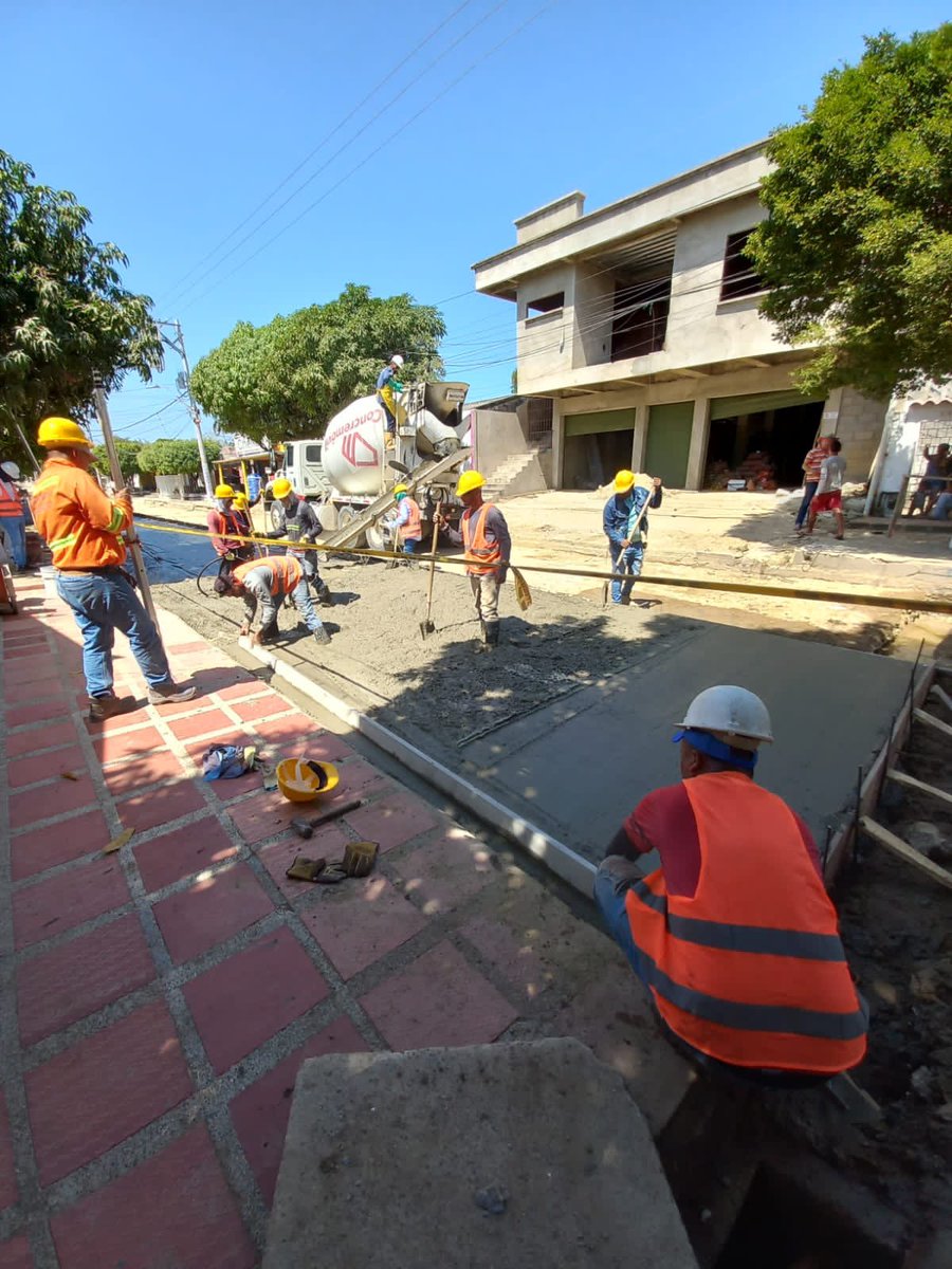 Alcaldiajda's tweet photo. #Obras 🚧 Así avanza la pavimentación de la calle principal II etapa #EsConHechos https://t.co/NLtWZlUvfc