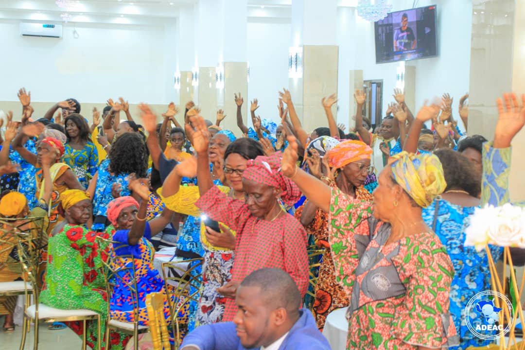 fcSMasumbuko's tweet photo. ADEAC DÎNER COMMUNAUTAIRE/SOLANGE MASUMBUKO lance le Grenier de sécurité alimentaire de la femme veuve en RDC : un progrme mis en place  pour aider les personnes vulnérables de s'approvisionner grâce aux produits alimentaires et autres biens vendus par à de prix hors concurrence. https://t.co/MunYH7A7zm
