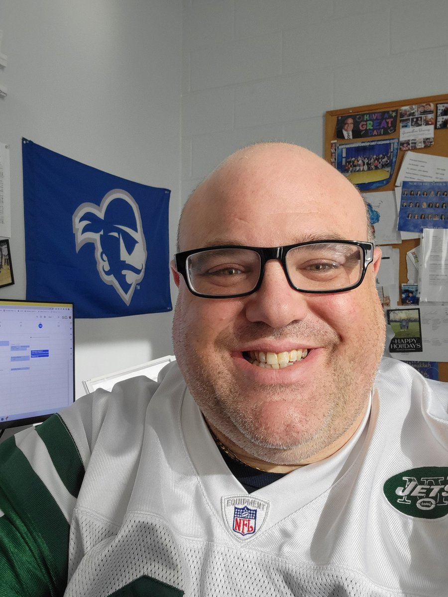 mrpassner's tweet image. Rocking the Green and White for the @nyjets on Team Jersey Day @NBTECC. #NBTECCisRedHot #NBTPreschoolUnited