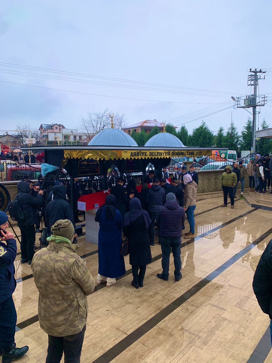 menesyldz's tweet photo. Allah rahmet eylesin..
#odabasımahallesi #hatay #sakarya #sehit #denizapartmanı https://t.co/qZCzzceSCB