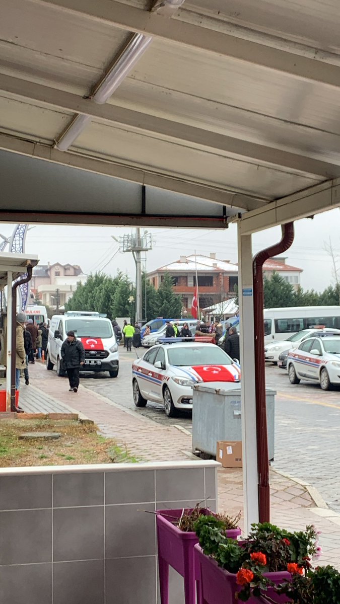 menesyldz's tweet photo. Allah rahmet eylesin..
#odabasımahallesi #hatay #sakarya #sehit #denizapartmanı https://t.co/qZCzzceSCB