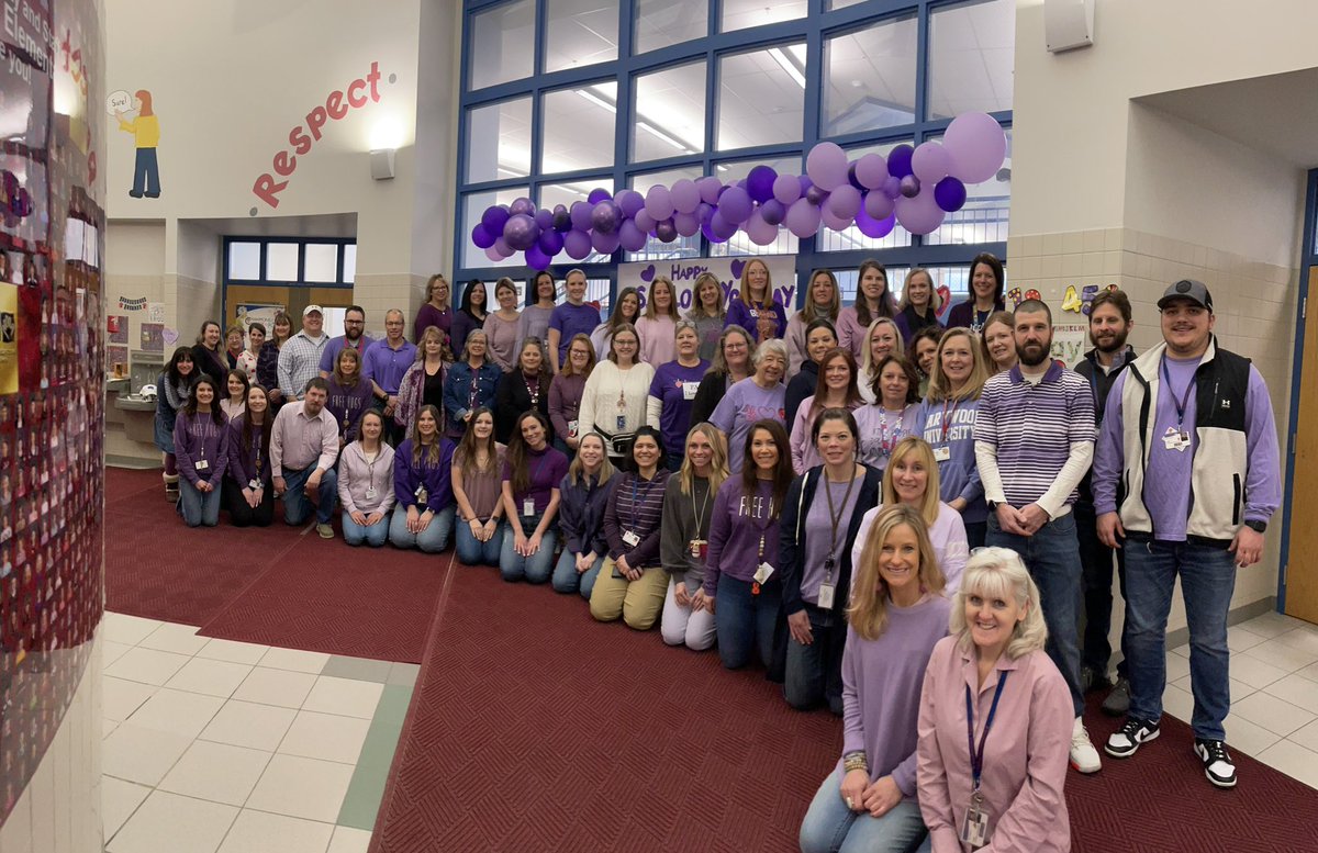 KaitlinRing's tweet photo. SWES celebrates its first annual PS I Love You Day! 💜@SWCSTrojans @MoDonahue @Jesslynny23 https://t.co/abt9wkrWvA