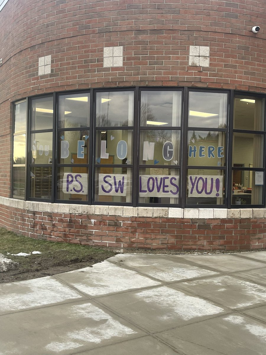 KaitlinRing's tweet photo. SWES celebrates its first annual PS I Love You Day! 💜@SWCSTrojans @MoDonahue @Jesslynny23 https://t.co/abt9wkrWvA