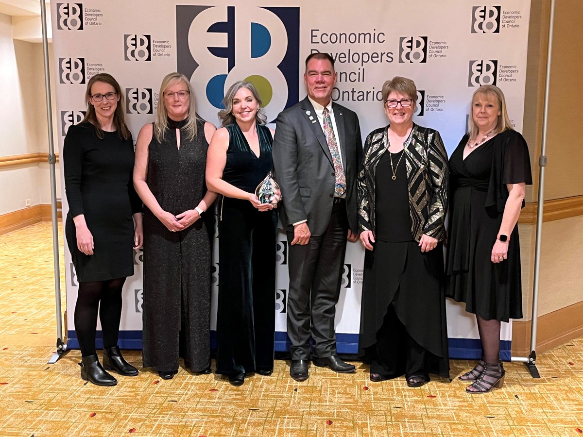 NEWS: Grey County and YMCA Owen Sound Grey Bruce were presented an Award of Excellence for their Local Workforce Development Initiative last night at the annual Economic Developers Council of Ontario Conference in Toronto. grey.ca/news/local-wor…