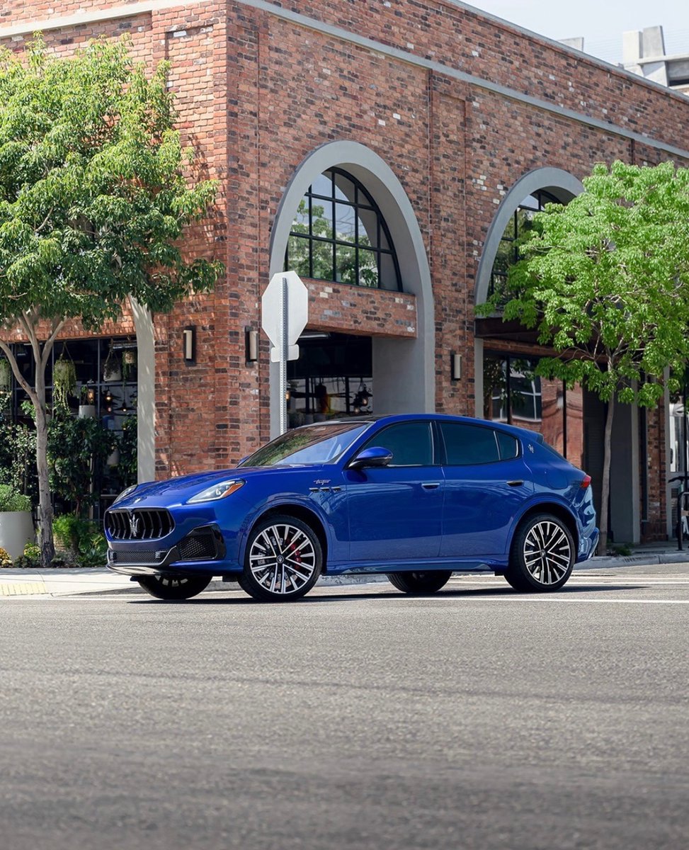 Maserati_PH's tweet photo. Explore each corner of your city from the lush comfort of your 2023 #Maserati #Grecale. 🙏 Visit us this weekend to pick up the keys. 🔑 #TGIF #MaseratiLife #Luxury https://t.co/tB5xYLqMMf