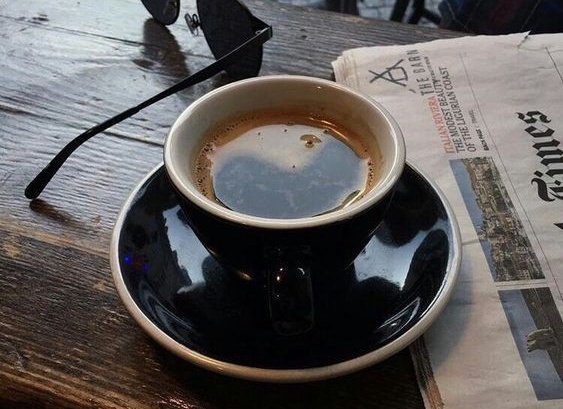 elixirfard's tweet image. خوشحال کردن من سخت نیست، من با یه شات اسپرسو گرم که صبح به دستم داده بشه خوشحالترینم.