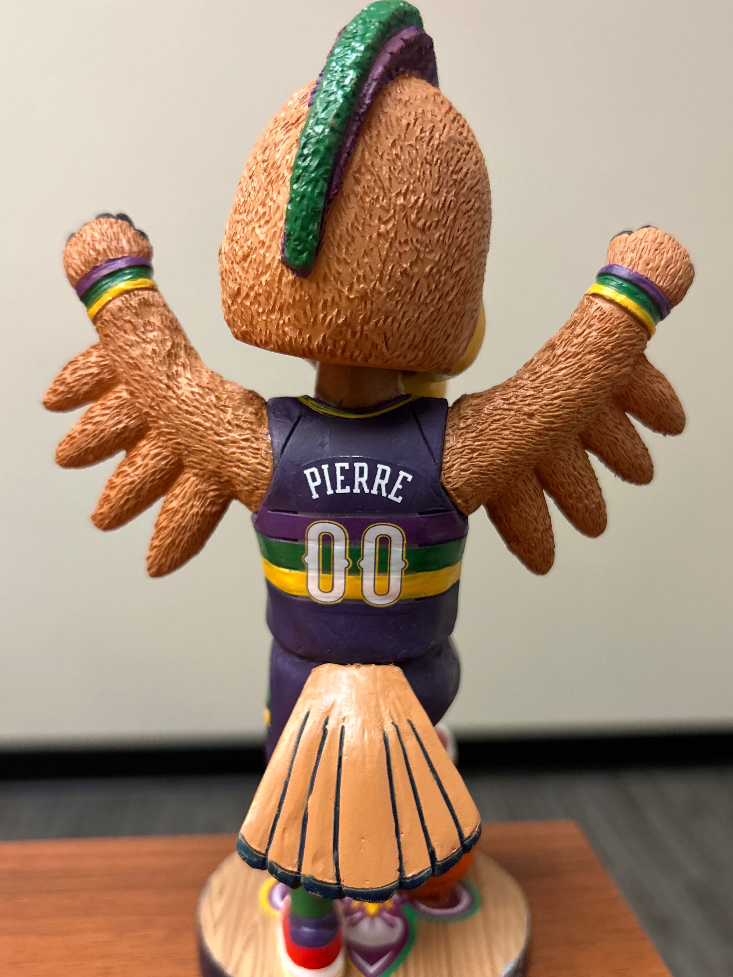 nola pelicans mardi gras hat