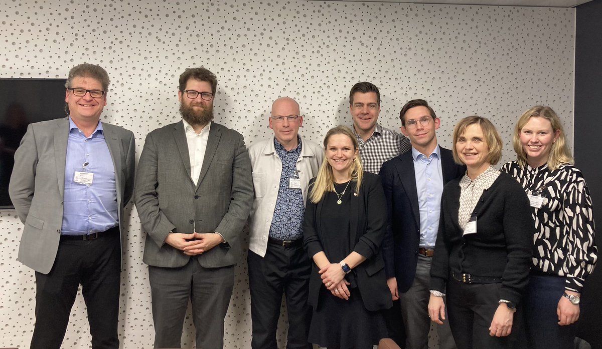 Innspillsmøte mellom <a href="/helse_og_omsorg/">Helse- og omsorgsdep</a> og rehabiliteringsaktørnettverket om helse- og samhandlingsplan #rehabiliteringsreform <a href="/ingvildkjerkol/">Ingvild Kjerkol</a> <a href="/hjernerehab/">Frank Becker</a> <a href="/Karl_Kirchhoff/">Karl Kristian Bekeng</a> <a href="/tommyskar/">Tommy Skar</a> <a href="/elvlil/">Lilly Ann Elvestad</a> <a href="/Sunnaassykehus/">Sunnaas sykehus HF</a> <a href="/LHLorg/">LHL</a> <a href="/FFOtweet/">FFO - Funksjonshemmedes fellesorganisasjon</a> @Kreftforeningen <a href="/Ungefunk/">Unge funksjonshemmede</a> <a href="/Helsedir/">Helsedirektoratet 🇸🇯 Directorate of Health</a> @hjerneradet