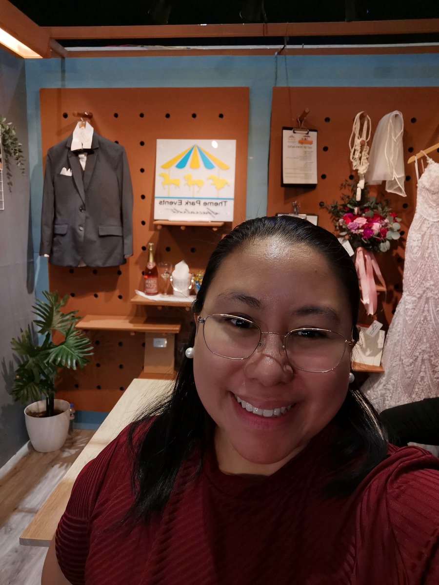 mindyOrdonez's tweet photo. Not saying im too old for this. #aja #ingressegressrepeat #themeparkevents #bridalfair  #twlbridalfair #weddingplannerph https://t.co/npjZ1SGa5Y