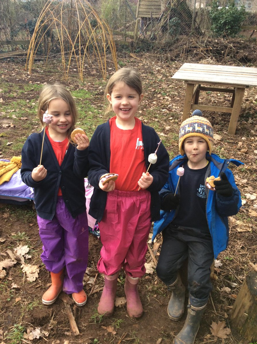 HambrookSchool's tweet photo. #Hambrook1 spent their last forest school session learning all about fires and fire safety. We used a dragons sneeze to light our fire and then made s'mores! π₯ https://t.co/XU7816pxq7
