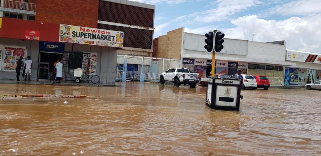 myncapetv's tweet photo. THIS JUST IN > Sol Plaatje Municipality in Kimberley has invested millions in its storm drainage systems, and yet its in shambles. Poor quality work on the side of the appointed service provider/s @SALGA_Gov @ZandisileL @Caucus_Manager @NC_drpw @SolMunicipality https://t.co/YsdbLafrRc
