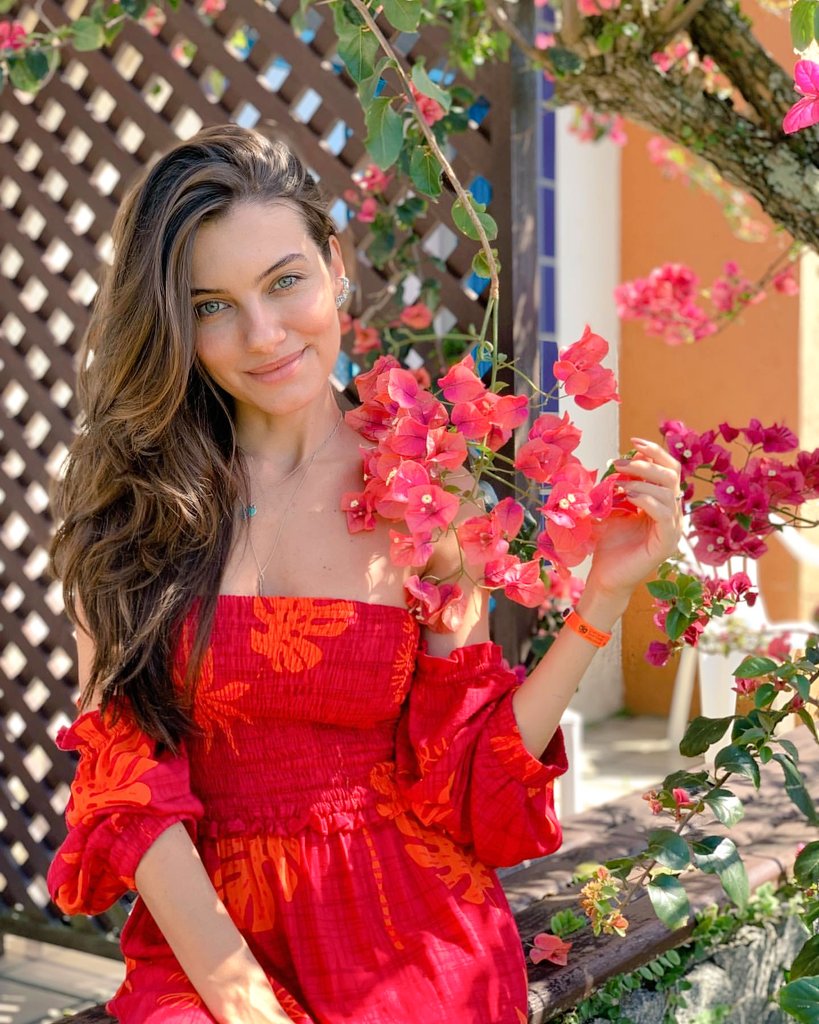 mydirtylilheart's tweet photo. Buiar looks so radiant β€β£οΈβ₯
Psychology fact; studies note that woman wearing red more "sensually desirable" when compared to other colors. Red is the most intense color and wearing red makes a person appear more sexually appealing.
#PriBuiar #psychfact #psychology #factcheck https://t.co/p5Wm0Jei7w