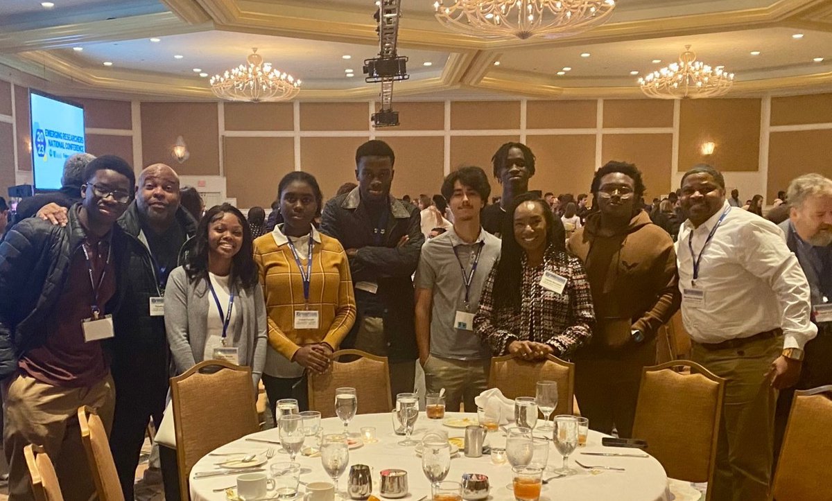 DrPlattLab's tweet image. So great to be back again at the #ERN2023 conference in DC! And with our #ProjectENGAGES scholars from @ibbgatech mingling and seeing science from talented young researchers from across the country #BlackinSTEM @BlkInEngineerng @BlackInBME @LatinXinBME