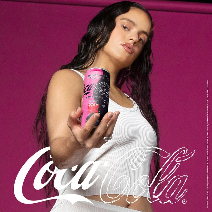 Coca-Cola se asocia con Rosalía para su nueva bebida de edición limitada. #CocaCola @rosalia #cocacolasupermatch @CocaCola #Mexico