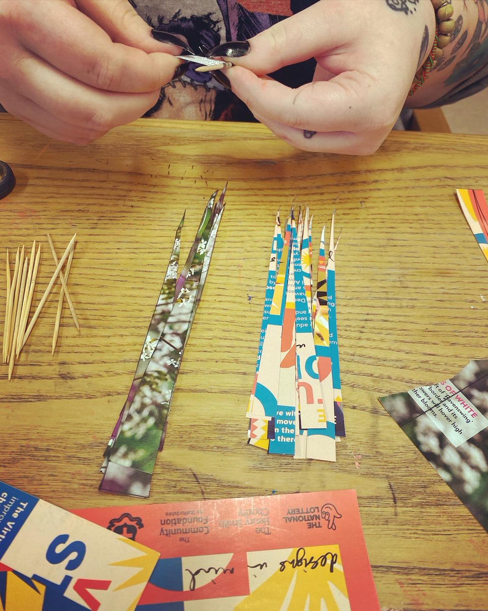 Jamila_Artist's tweet photo. This week at my HEP (Health Equalities Programme) for @DesignsInMind session we made #paper #beads using old magazines and out of date leaflets. 

#recycle #jewellery #designsinmind ♻️ #mentalhealthawareness #artsforhealth https://t.co/EKCkCJQUjA