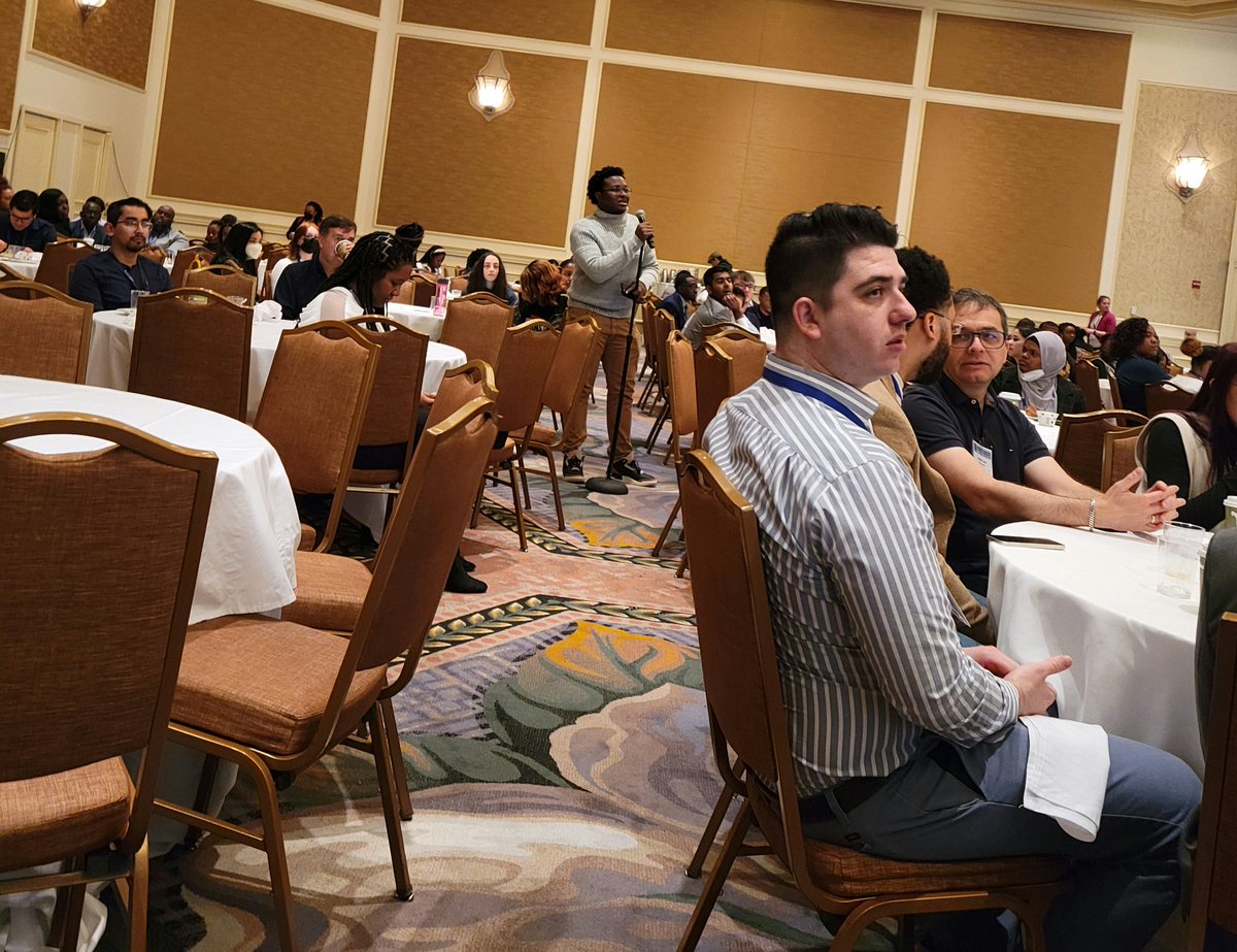 DrPlattLab's tweet image. And they&apos;re asking questions @ernconference !! #ProjectENGAGES scholar Willyam from @GarciaLabGT asking question of the environmental justice panel #ERN2023