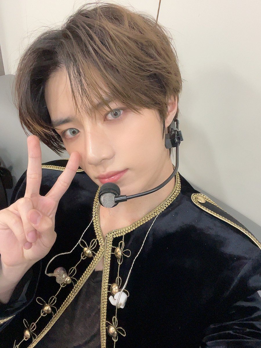 TXT_members tweet picture