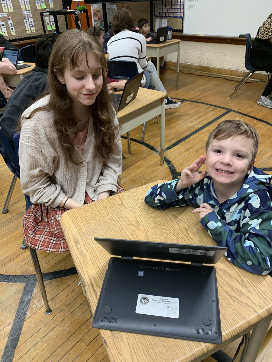 Block coding with our DeGraw buddies. <a href="/mrs_degraw/">Mrs. DeGraw 😀</a> #code