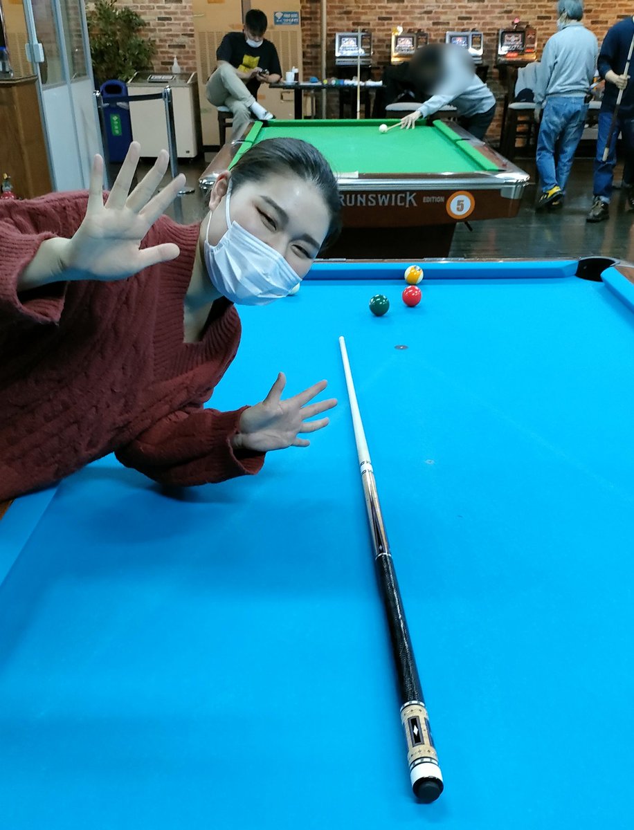 kajibilliard's tweet photo. 今日はココ〜🤗
雪回避の為、キューケース持って
帰ってたのでコソ練~🤗
奥田のたまちゃんストイックに
練習中〜🤗
Keith Andyたまちゃんモデル
めっちゃ格好良くて撞き易い!
※タッ��のキューは仲の良い
常連さんのです~
※Keith Andyたまちゃんモデルは
好評により���売 残念😣
#KeithAndy https://t.co/10aIjf84KH