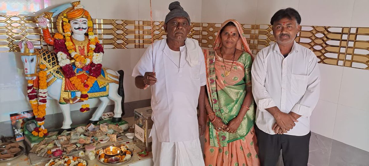 ArvindBariya8's tweet photo. ડામરો ની પાલ્લી મુકામે ભાથીજી મહારાજની પ્રાણ પ્રતિષ્ઠા મહોત્સવ માં હાજરી આપી અને દાદા ના આશીર્વાદ લીધા...
#arvindbariya https://t.co/vCF30nkxVQ