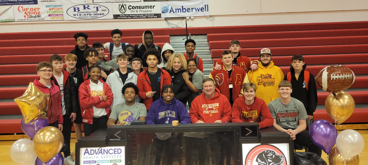 Teammates and Lil Big Bro!! 💕🏈