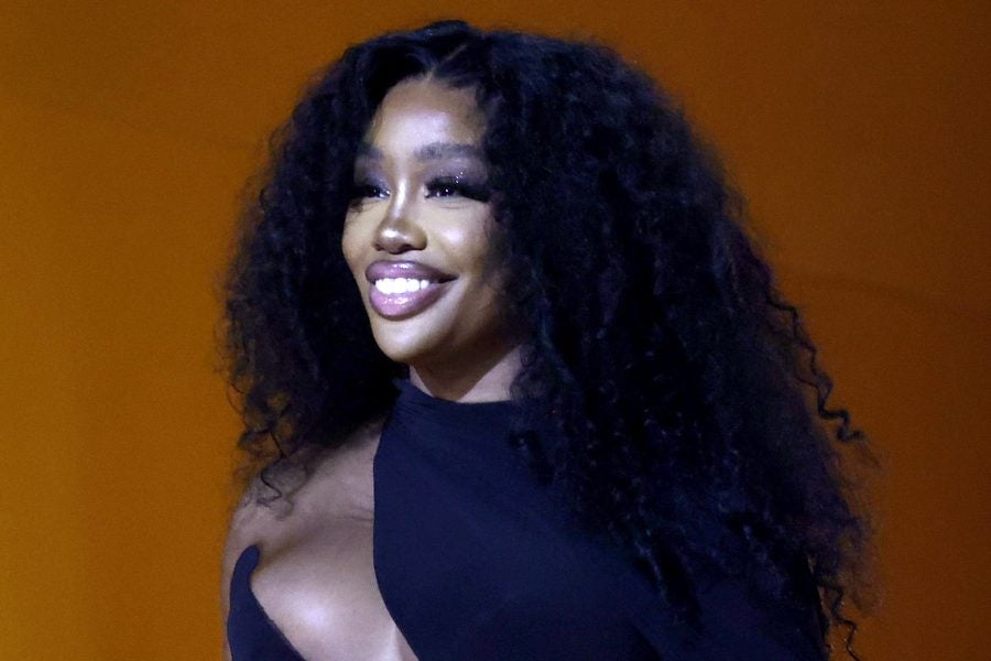 ShopAvonDiva's tweet photo. SZA Named Billboard’s 2023 Woman Of The Year https://t.co/0xcrsWPXp0 https://t.co/yjqlfFPiaA