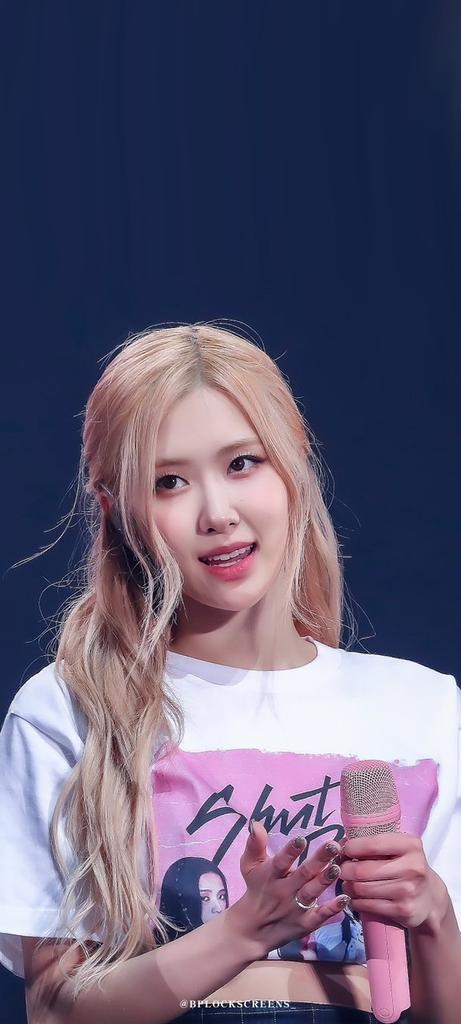 happy birthday day my baby

happy birthday day my baby

DAZZLING ROSÉ TURNS 26
#EasyToLoveROSÉDay 
#자_오늘밤이야_해피_로제데이