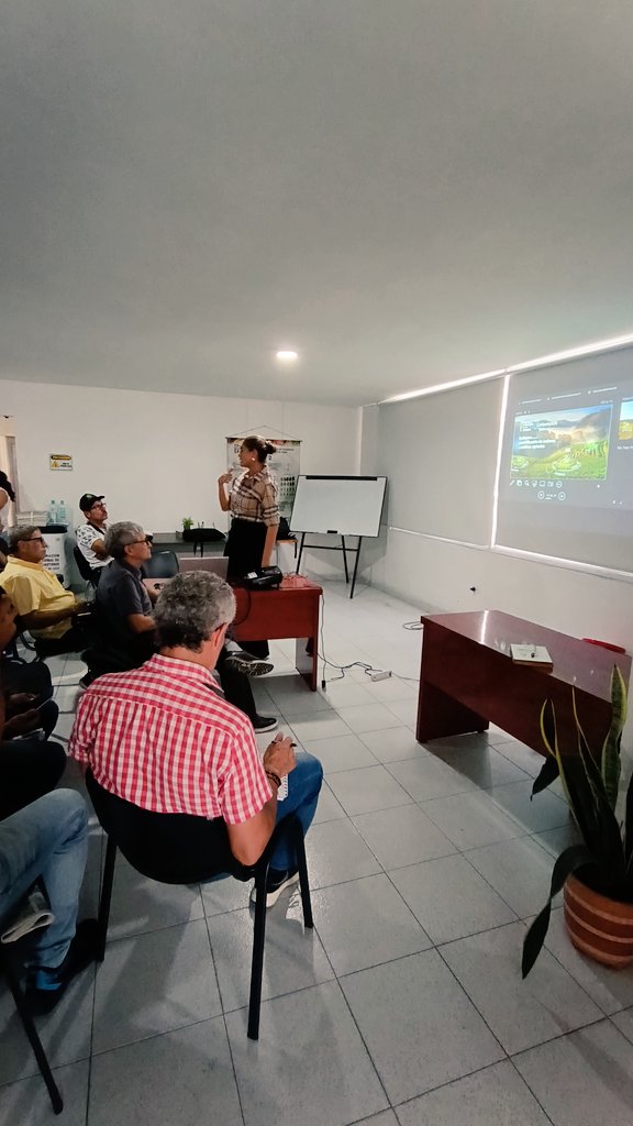 layton_06's tweet photo. Unidad técnica Cúcuta en reuniones de  fortalecimiento del  trabajo inter-institucional. 
#Finagro 
#camaradecomercio 
#PSA 
#fedecacao 
#nortedesantander https://t.co/BpZ459LNRX