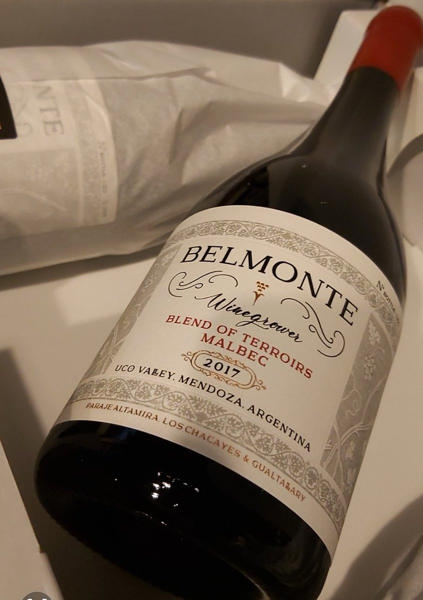 VinotecaMRWines's tweet photo. Uno de los más ovacionados por los cueveros! Si lo probaste y estás de acuerdo te pido Rt/ si lo probaste y no estás de acuerdo comentame/ si no lo probaste 01141718019 https://t.co/s6aU5knnLU