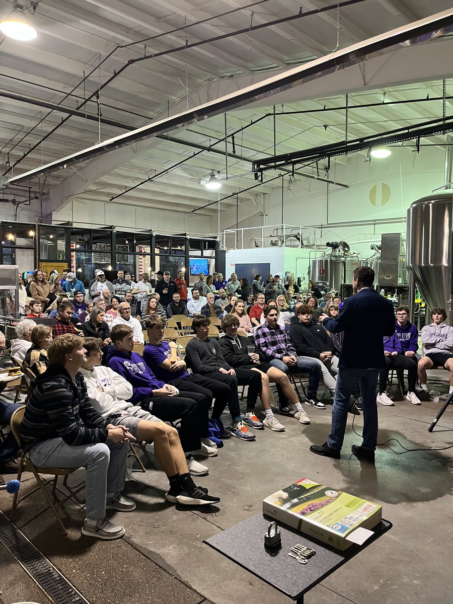LNWBaseball's tweet photo. BIG THANKS to @LNWLegionBSB for partnering with us to fundraise for a batting cage at LNW. A fun evening to ensure our Baseball Community at LNW has the necessary resources & equitable experiences for our young men's success‼
We reached our goal, Let's get it installed‼ https://t.co/5JDhXVZ0PW